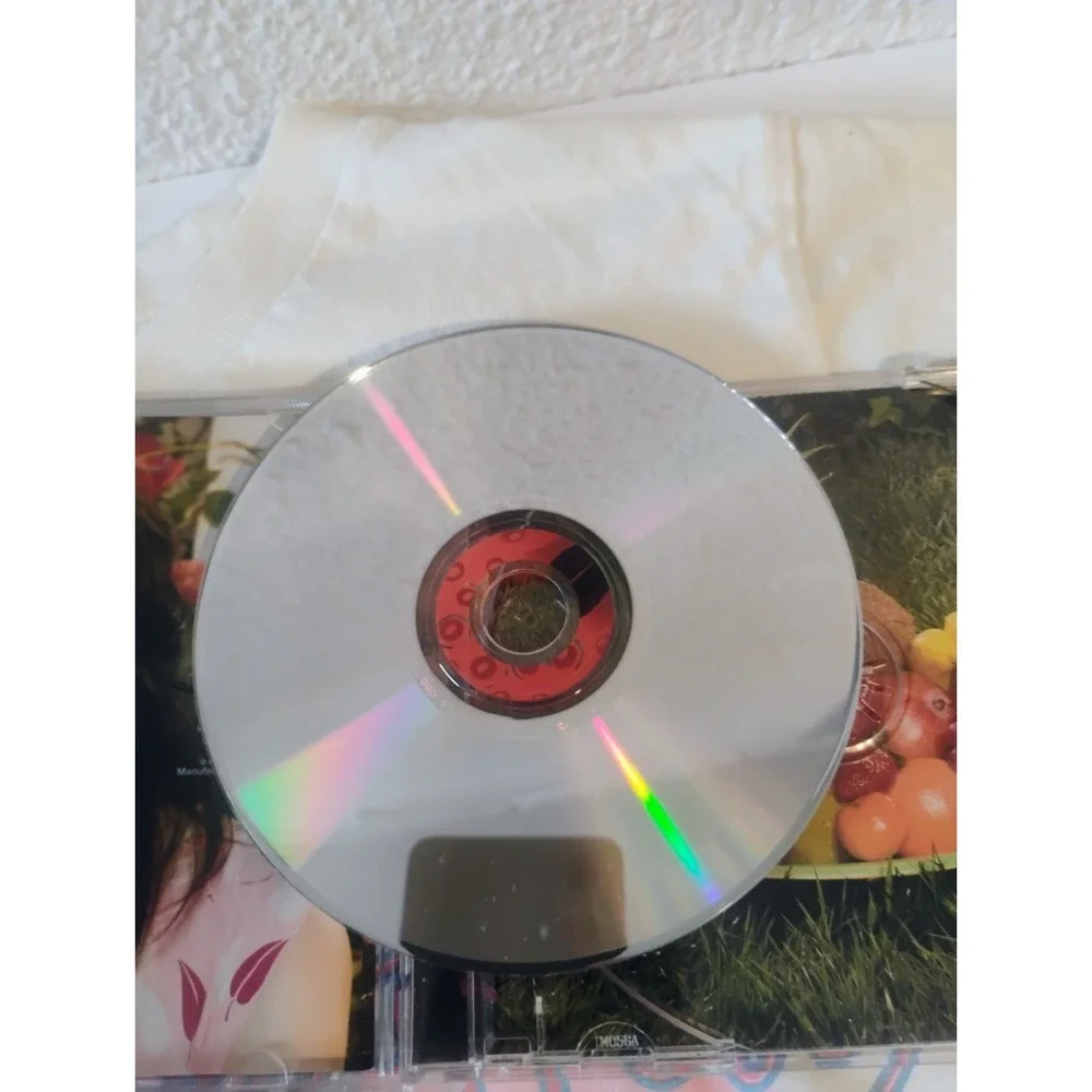 Katy Perry Vintage World Tour Music Tshirt And One Of The Boys CD Lot HTF Rare - Picture 10 of 10